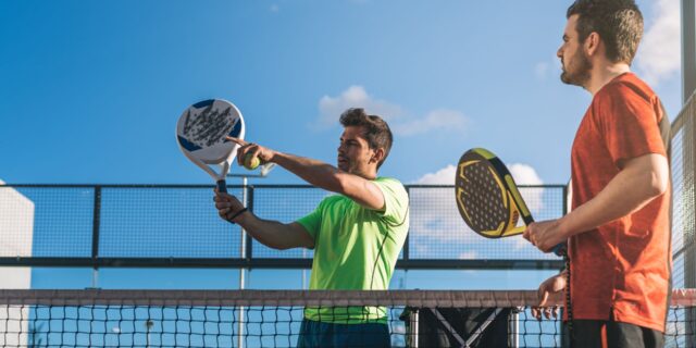 Ou-faire-un-stage-de-padel-pour-franchir-un-cap-.jpg