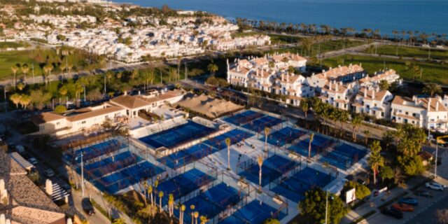 Stages-de-padel-en-fevrier-cap-sur-les-meilleures-destinations.jpg