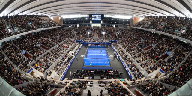 Paris-Major-les-stars-du-padel-fauteuil-en-exhibition-sur-le-Philippe-Chatrier-avant-les-finales.jpg